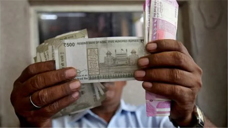 الهند تلغي الورقة النقدية فئة  الـ2000 روبية.. ماذا يعني ذلك على الاقتصاد ؟