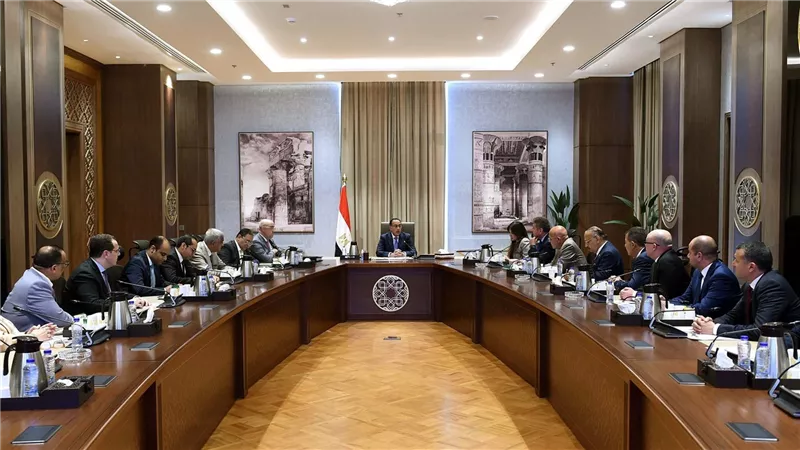 رئيس الوزراء يبحث مع مطورين عقاريين سبل دعم القطاع العقاري في ظل التحديات الحالية