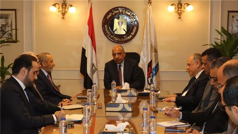 وزير قطاع الأعمال يبحث مع شركة 