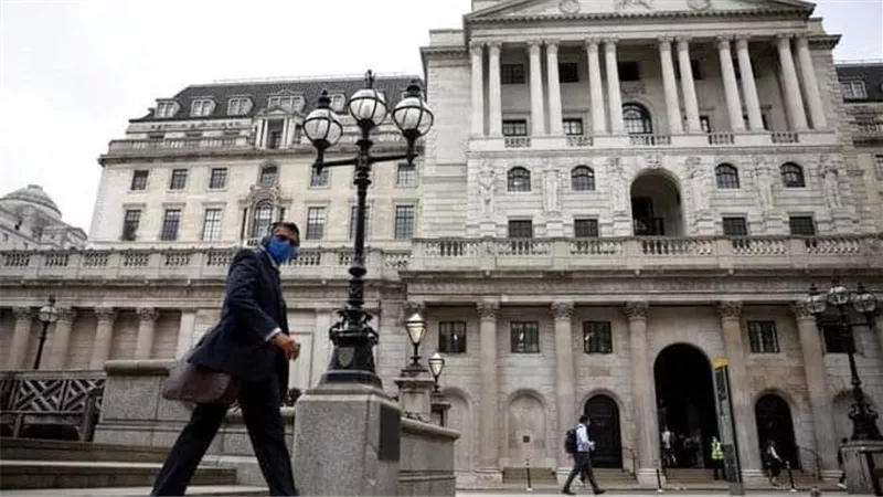 هل يتجه بنك إنجلترا لرفع معدلات الفائدة إلى 6 % للقضاء على التضخم؟