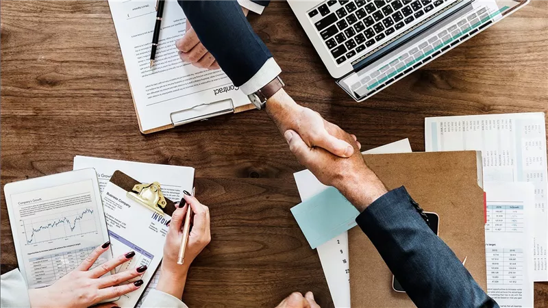 التضخم ورفع الفائدة.. كيف يؤثر ذلك على الشركات الصغيرة والمتوسطة