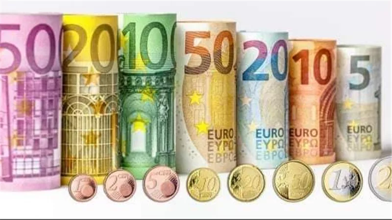 سعر اليورو أمام الجنيه المصري في تعاملات اليوم السبت 8-7-2023