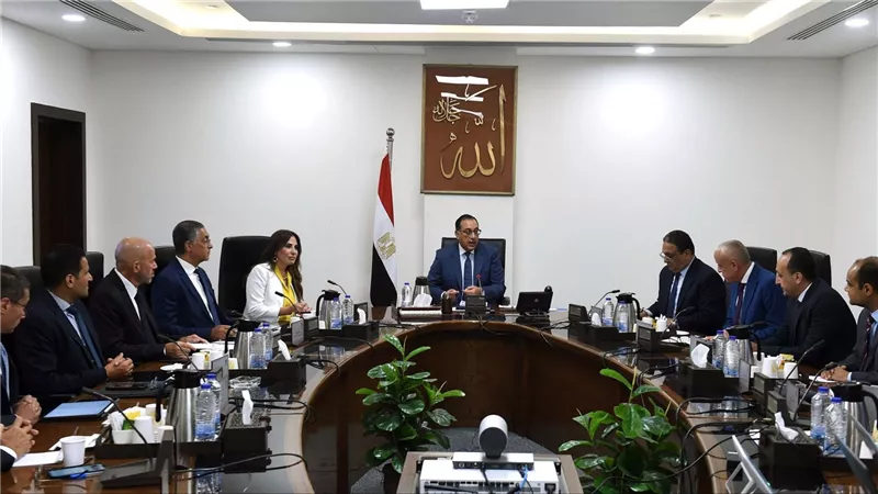رئيس الوزراء يناقش حزمة حوافز مقترحة لمشروعات المناطق المركزية للأعمال