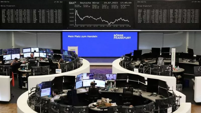 أسهم أوروبا تنهي الأسبوع مرتفعة وقطاع التكنولوجيا يسجل أكبر انخفاض أسبوعي في 2023