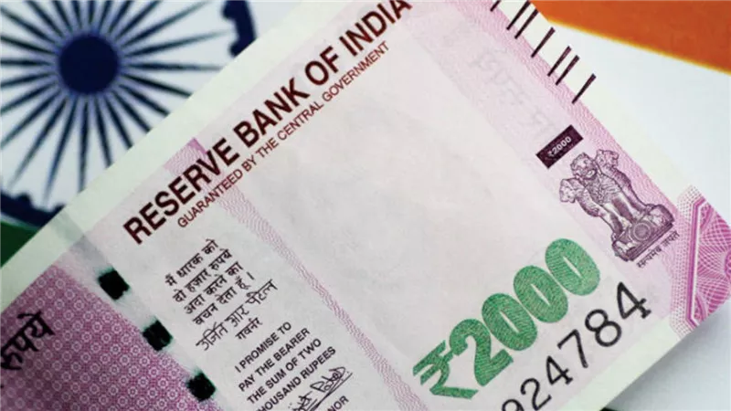 الروبية الهندية تحافظ على مستواها فوق 83 مقابل الدولار