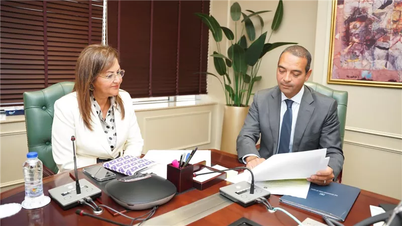 وزيرة التخطيط تتابع مع المدير التنفيذي للصندوق السيادي عدد من الملفات والمشروعات