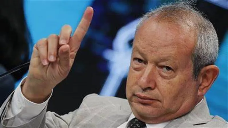 ساويرس: وجود سعرين للصرف في مصر أزمة