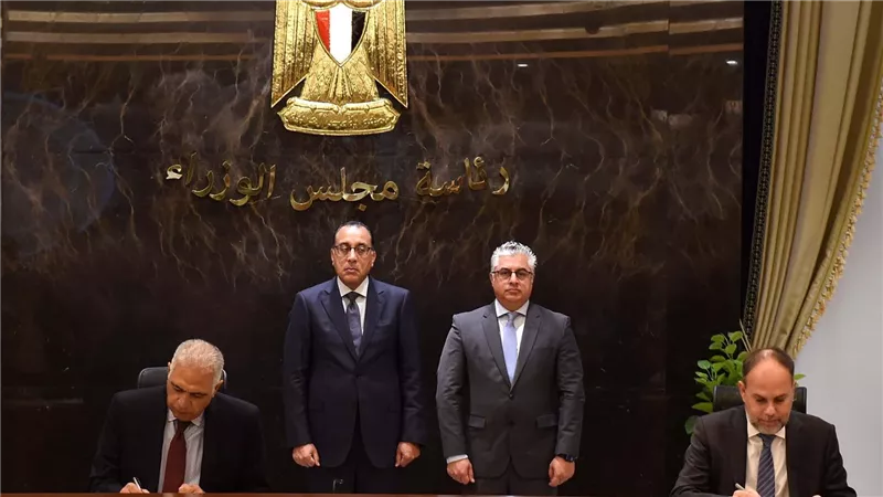 توقيع عقد إنشاء مصنع إطارات باستثمارات مليار يورو بالمنطقة الاقتصادية لقناة السويس