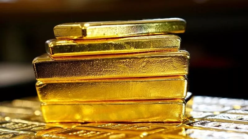 الذهب يفقد بعض مكاسبه في بداية تعاملات اليوم