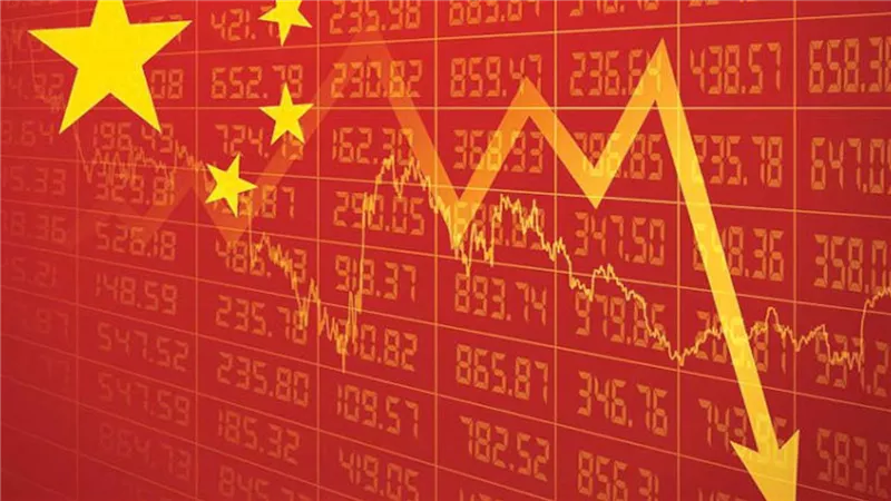 الأسهم الصينية تنخفض بعد بيانات تجارية متباينة