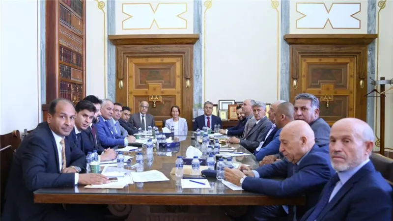 مصرف ليبيا المركزي يناقش الموازنة العامة مع النواب