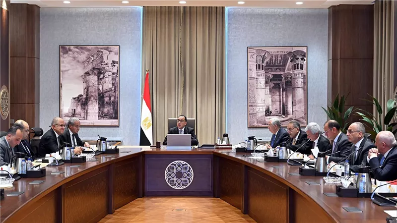 رئيس الوزراء يتابع آخر تطورات مبادرة خفض أسعار السلع الأساسية