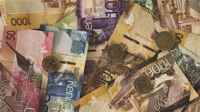 الشلن الكيني يهبط إلى أدنى مستوى تاريخي مقابل الدولار