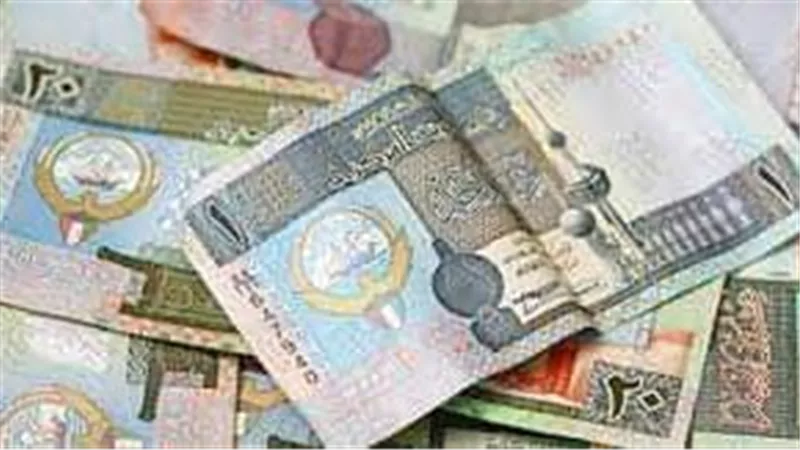 سعر الدينار الكويتي أمام الجنيه المصري في تعاملات اليوم الاربعاء 25-10-2023