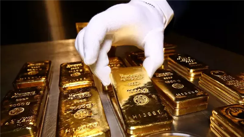 انخفاض العقود الآجلة للذهب بنسبة 0.1%