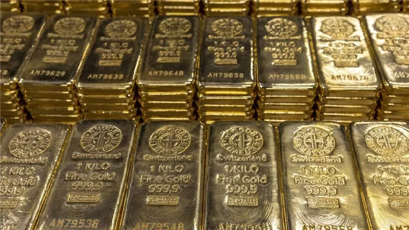 تراجع العقود الآجلة للذهب بنسبة 0.6%