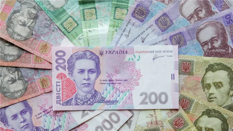 الهريفنيا الأوكرانية تصل إلى مستوى منخفض جديد مع تخفيف البنك المركزي قبضته