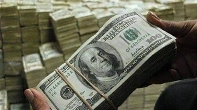 الدولار يعود للارتفاع بعد 3 اسابيع من الخسائر
