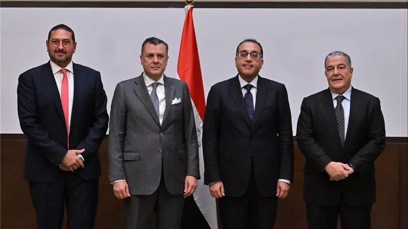 مدبولي يشهد توقيع اتفاقية تطوير فندق 