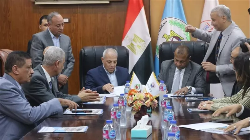 تعاون بين التجارية المصرية بأسيوط وتنمية الصعيد لإنشاء المرحلة الثالثة من مجمع الصناعات الصغيرة