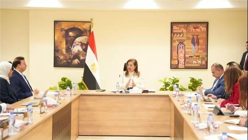 وزيرة التخطيط تتابع مسودة تقرير منظمة OECD الاقتصادي لمصر