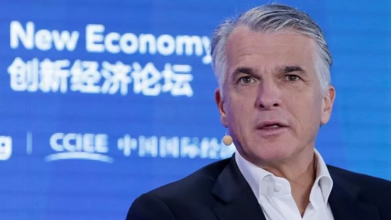 الرئيس التنفيذي لبنك UBS: غير مقتنع بأن التضخم تحت السيطرة