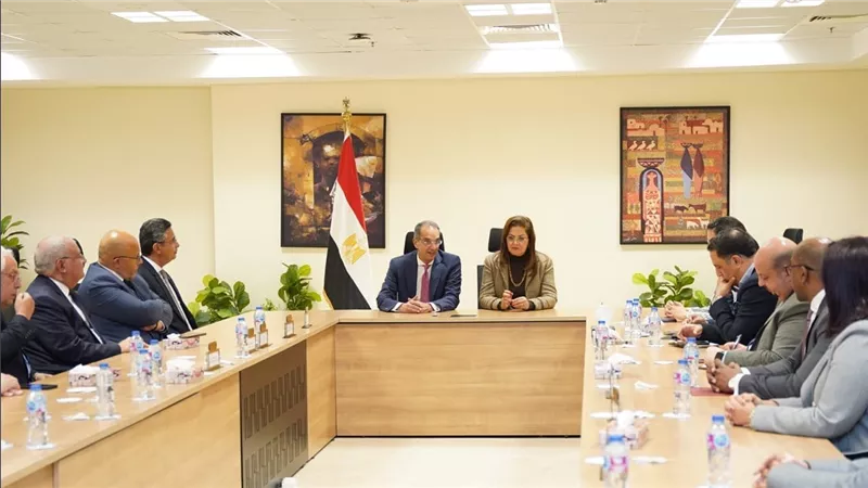 تعاون بين التخطيط والاتصالات والبريد لتنفيذ أنشطة محور التمكين الاقتصادي