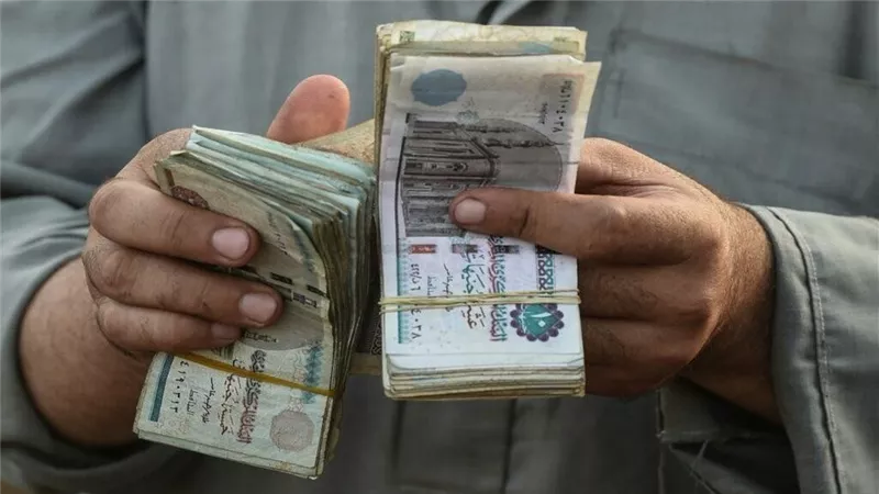 نصائح مهمة لسداد ديونك.. وخبير ينصحك بأول خطوة