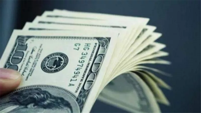 الدولار يصل إلى أعلى مستوى في 11 أسبوعًا مع تراجع رهانات خفض الفائدة