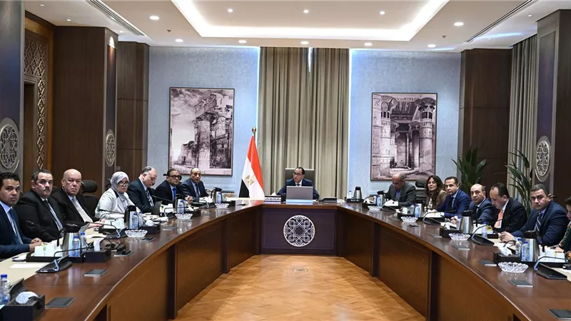 الحكومة تبدأ الإجراءات التنفيذية لطرح إدارة وتشغيل المطارات بشركات القطاع الخاص