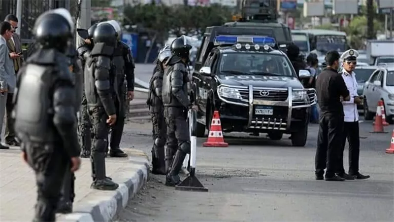 مصدر أمني : الداخلية نجحت خلال 40 يوما في ضبط 1100 قضية إتجار بالنقد الأجنبي بنحو 713 مليون جنيه