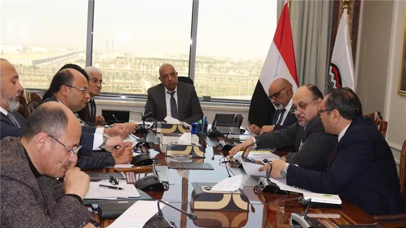 وزير قطاع الأعمال: توسيع قاعدة الاستفادة من خدمات التأمين الصحي والاجتماعي
