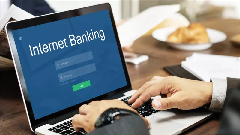 الإنترنت البنكي.. ازاي تستفيد من الخدمات الرقمية المصرفية وأنت فى أي مكان