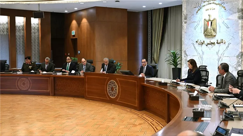 مدبولى يوجه الغرف التجارية بسرعة إعلان انخفاض أسعار السلع بالتزامن مع تراجع سعر الدولار 