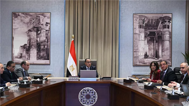 مدبولي: جهود متواصلة بالتعاون مع البنك المركزي المصري لسرعة الإفراج عن البضائع