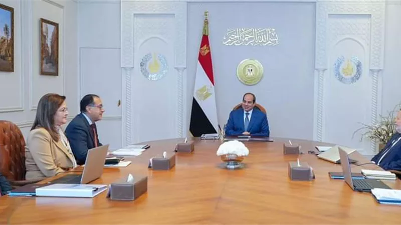 تكليفات عاجلة من السيسي لرئيس الحكومة ووزير المالية ومحافظ البنك المركزي