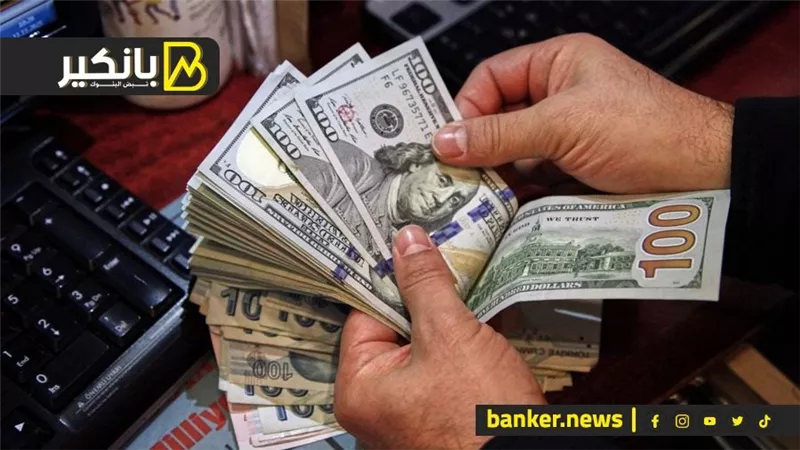 الدولار يصعد لأعلى مستوى أمام الين في 34 عاما
