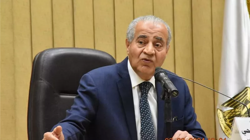 وزير التموين: مفيش زيادة علي أسعار السلع التموينية على بطاقة التموين