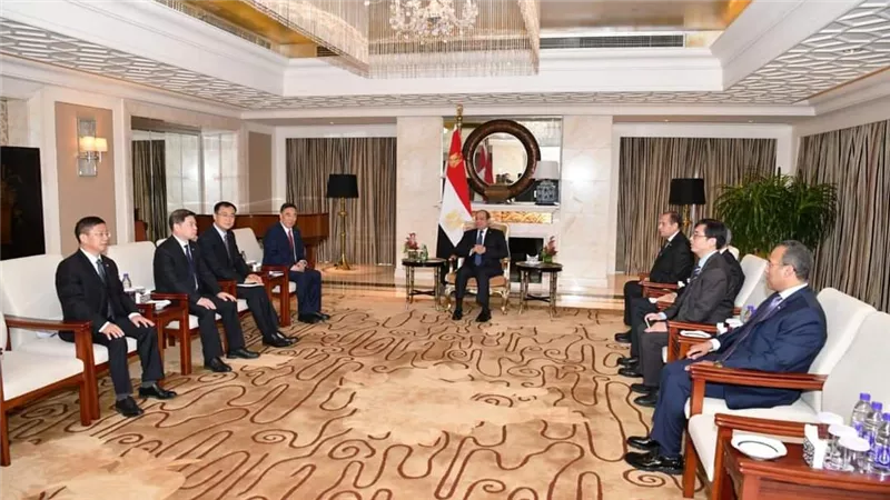 السيسي يبحث تعزيز التعاون وزيادة استثمارات “تشاينا إينرجي” في مصر