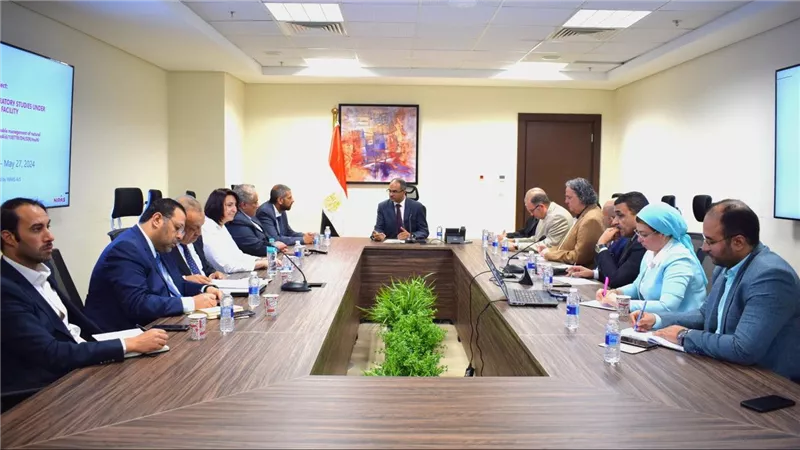 وزير الإسكان يتابع موقف التعاون مع الإتحاد الأوروبي بشأن الاستخدام الآمن لمياه الصرف المعالجة