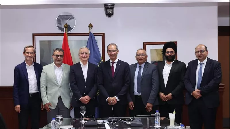 وزير الاتصالات يبحث مع نوكيا خطط الشركة التوسعية في مصر