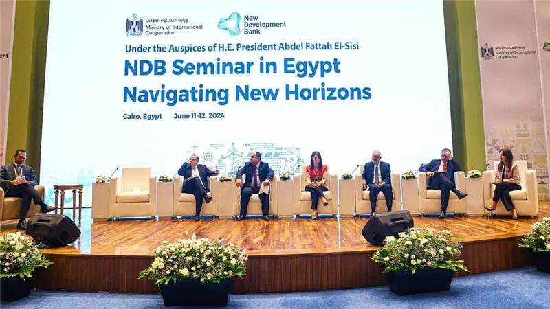 نائب رئيس بنك التنمية الجديد: موقع مصر يجعلها محورًا لحركة الطاقة والكهرباء والبيانات حول العالم