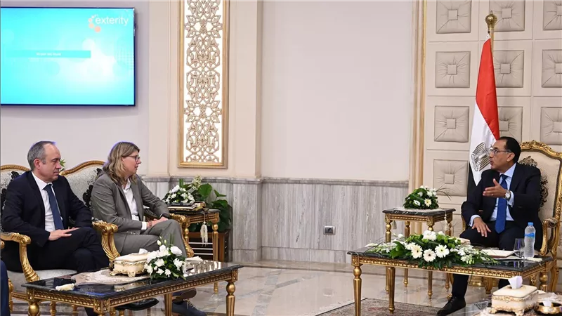 مدبولي: لدينا خطة لجذب الشركات العالمية بقطاع صناعة السيارات للعمل في مصر