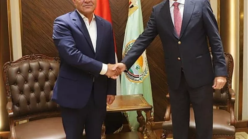 فاروق يؤكد أهمية التعاون بين وزارة الزراعة والمركز الإقليمي للإصلاح الزراعي والتنمية الريفية