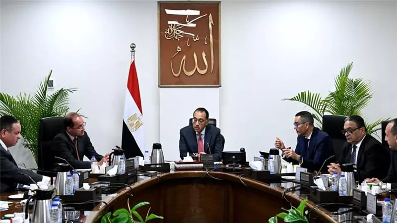 مدبولي: تشكيل لجنة لمراجعة موقف سيارات ذوى الهمم التي استفاد بها غيرهم واتخاذ الإجراءات القانونية