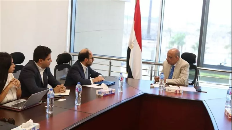 وزير الكهرباء يبحث مع بنك الاستثمار الأوروبى فرص التعاون لتحديث وتطوير الشبكات