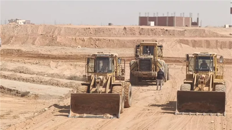 الإسكان: بدء تنفيذ مشروعات الطرق والمرافق الداخلية بمنطقة الرابية المضافة لمدينة الشروق