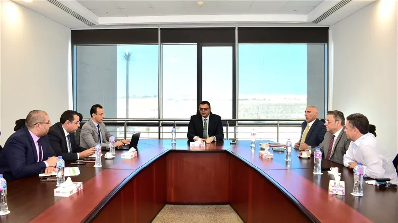 وزير الإسكان يستعرض خطط شركات التسويق العقاري لتسويق المشروعات السكنية بالمدن الجديدة