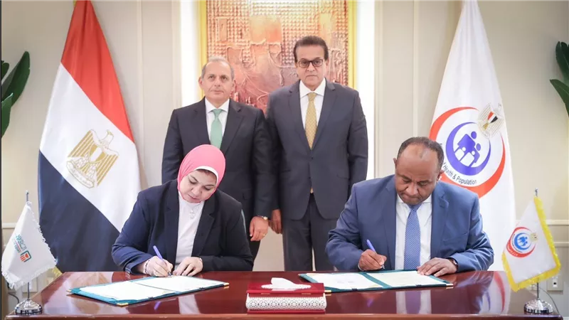 البنك الأهلي المصري يدعم منظومتي الرعايات المركزة والغسيل الكلوي
