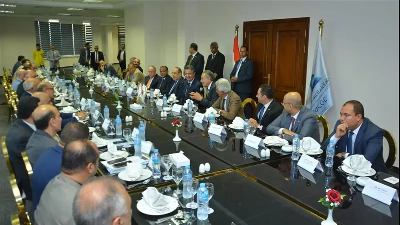وزير التموين: غرفة عمليات مركزية بالقابضة للصناعات الغذائية لمتابعة موقف توافر السلع